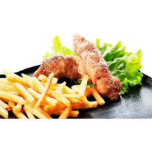 Куриный кебаб с картошкой фри, салат, соус