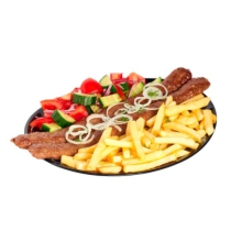 Говяжий кебаб с картошкой фри, салат, соус